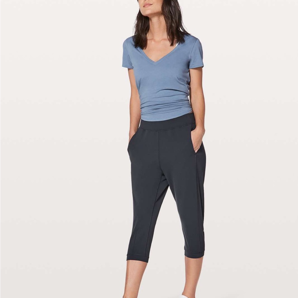 Lululemon Rejuvenate Crop Pants 18" Black Size 4